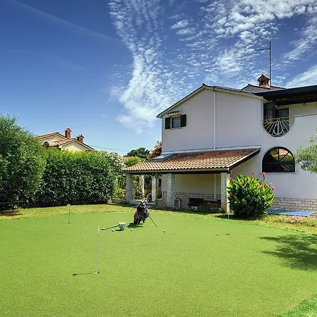 Golf House 别墅 Ližnjan